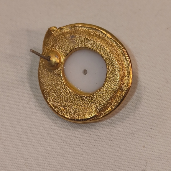 Women's faux pearl earrings - Picture 3 of 3